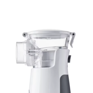 Imagem em primeiro plano do copo medicinal incorporado no nebulizador mesh